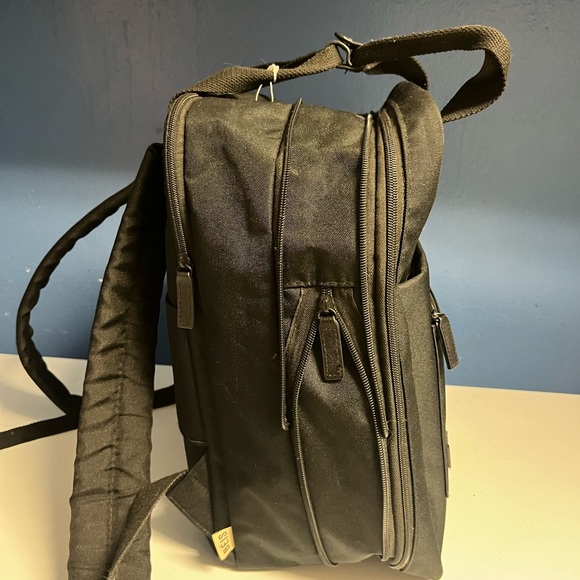 BEIS Black Travel Backpack - Sleek Everyday Carry